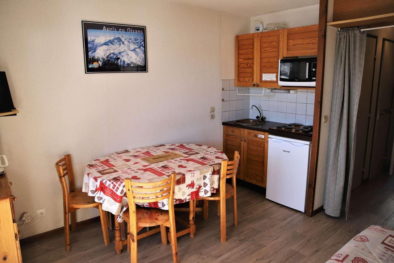 Vue dégagée, balcon, parking, télévision, casier à ski, 27m², Auris en Oisans