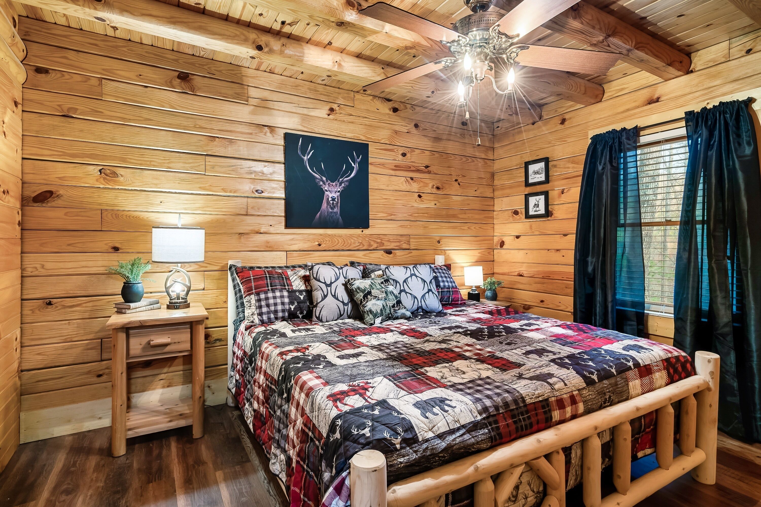 Havens Cabin with Views Game Room King Bed Hot Tub