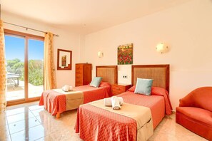 4 habitaciones, tabla de planchar con plancha y wifi gratis 