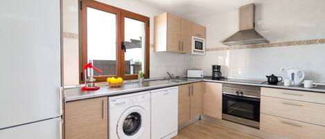 Microwave, dishwasher