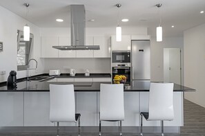 Four à micro-ondes, lave-vaisselle