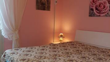 2 Schlafzimmer, BĂŒgeleisen/BĂŒgelbrett, BettwĂ€sche