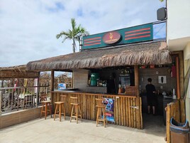 Bar à beira da piscina