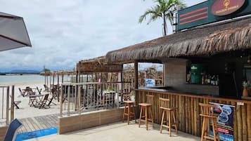 Poolside bar