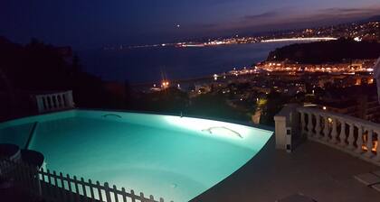 Breath-taking Seaview, 5 Bedroom villa, private pool, overlooking port of Nice .