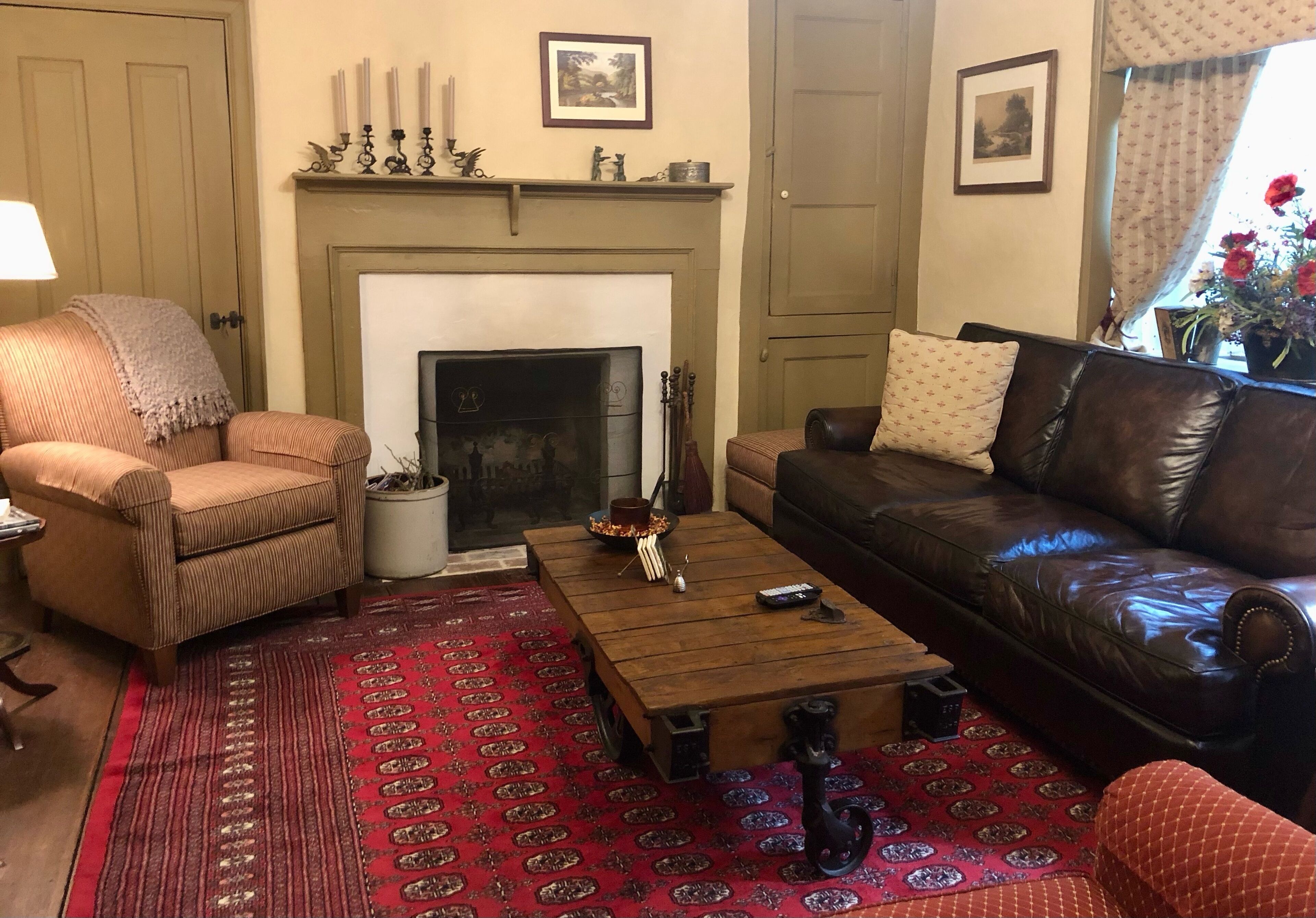 Smart TV, fireplace, DVD player, video library