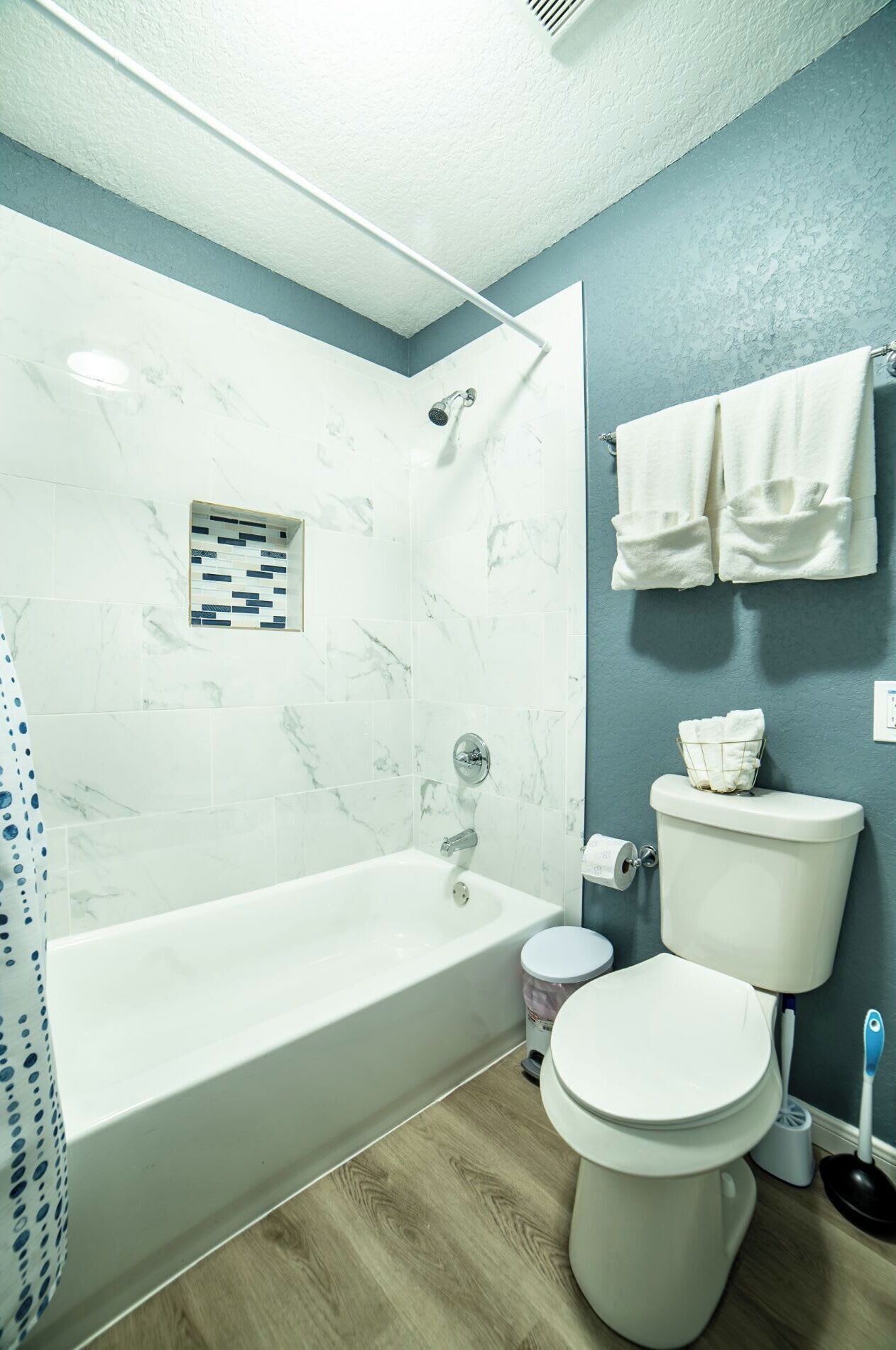 Casa (2 Bedrooms) | Baño | Tina con regadera, toallas, jabón, shampoo 
