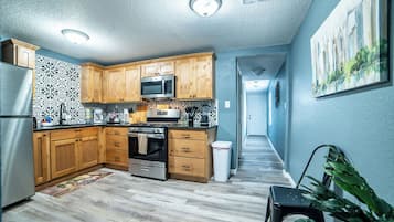 Ferienhaus (2 Bedrooms) | Eigene Küche | Mikrowelle, Ofen, Esstisch