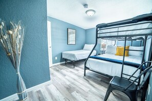 House (2 Bedrooms)
