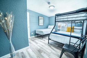 House (2 Bedrooms)