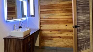 Shower, jetted tub, hair dryer, towels