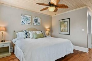 2 bedrooms, iron/ironing board, WiFi, bed sheets - Parkland Cottage on Duck Pond (Bay St. Louis)