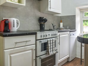 Dishwasher, cookware/dishes/utensils