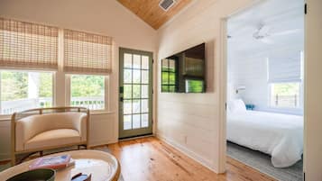 3 bedrooms, desk, iron/ironing board, WiFi