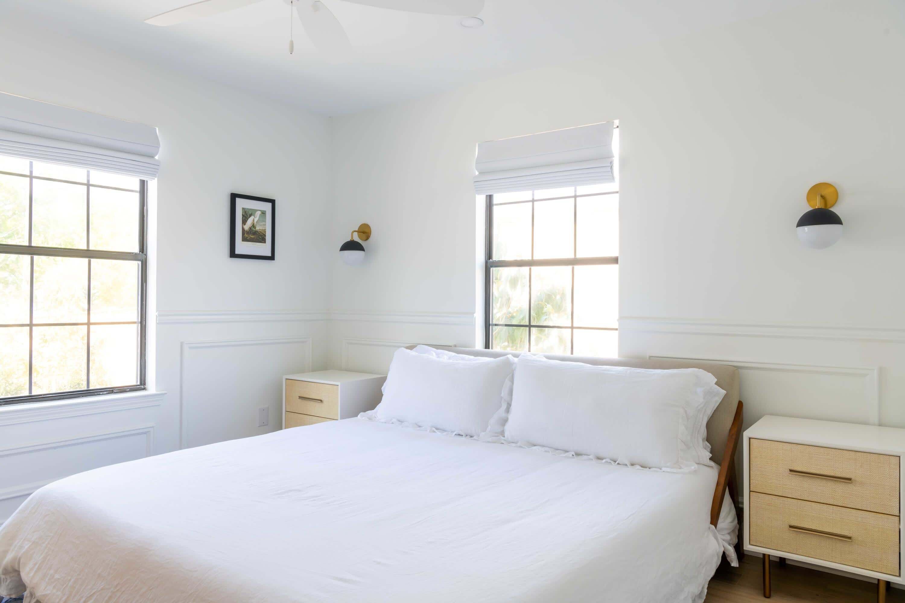 3 makuuhuonetta, työpöytä, silitysrauta/-lauta, Wi-Fi