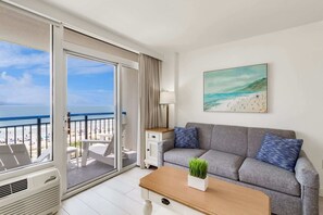 TV, peis og kontorer