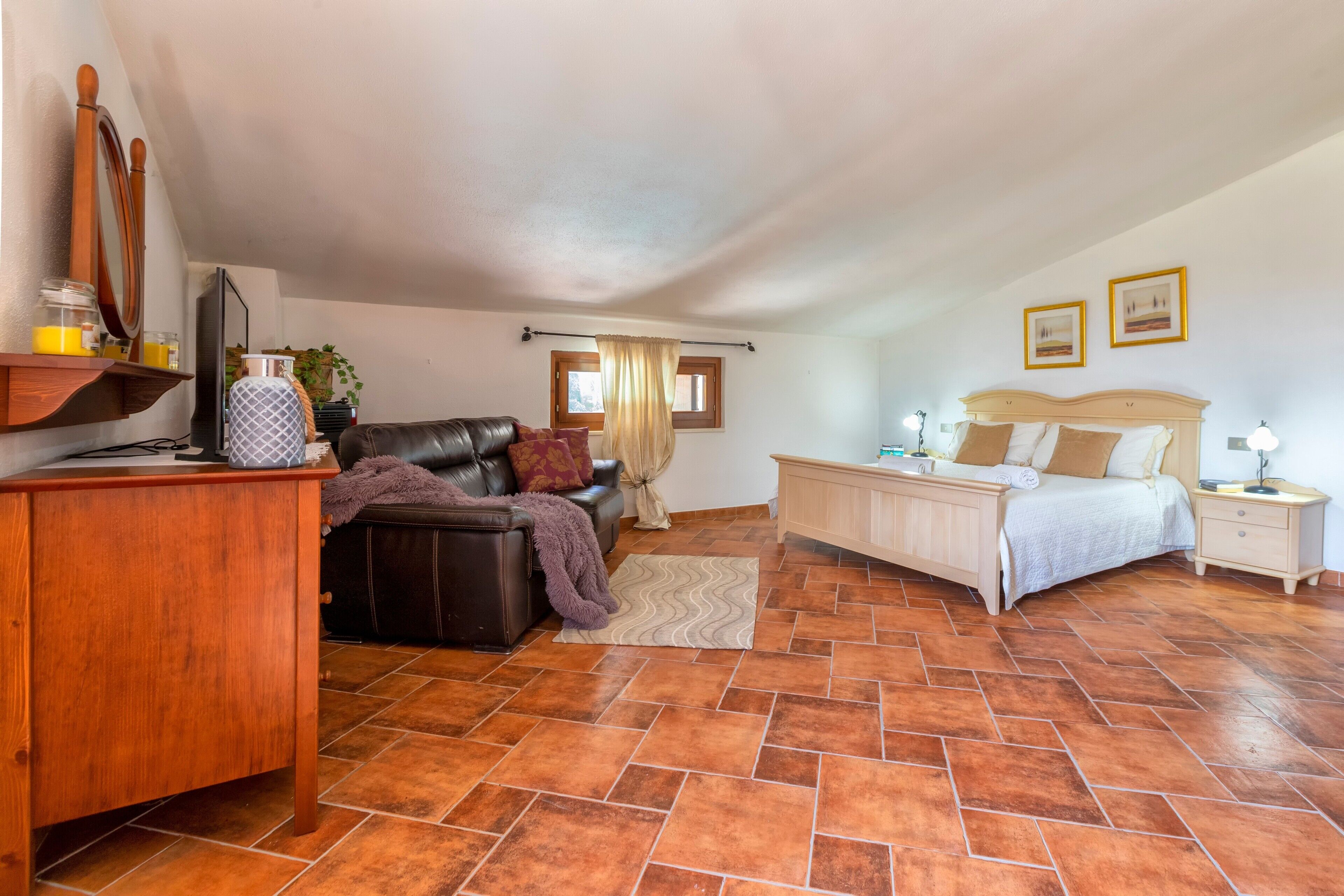 4 chambres, fer et planche à repasser, Wi-Fi gratuit, draps fournis