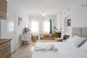 Iron/ironing board, free WiFi, bed sheets