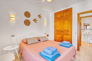 2 Schlafzimmer, Bügeleisen/Bügelbrett, kostenloses WLAN, Bettwäsche