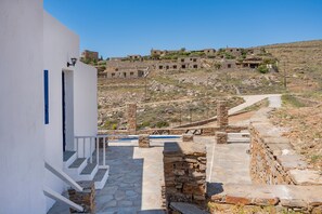 Exterior - Apartment 'Konstantinos and Eleni's' with Sea View, Wi-Fi and Air Conditioning (Kea)