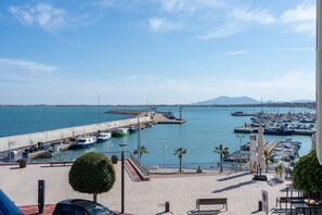 Marina - Apartment 'Vista Mar' with Sea View, Wi-Fi and Air Conditioning (l'ampolla)
