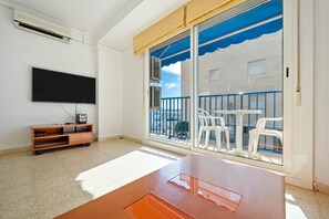 Interior - Apartment 'Vista Mar' with Sea View, Wi-Fi and Air Conditioning (l'ampolla)