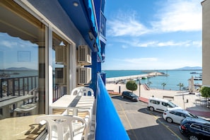 Property grounds - Apartment 'Vista Mar' with Sea View, Wi-Fi and Air Conditioning (l'ampolla)