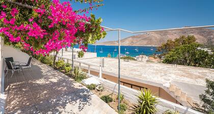 Maison de vacances 'Panorama Tilos Apt B' avec vue sur la mer, Wi-Fi et climatisation
