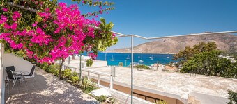 Vakantiehuis 'Panorama Tilos Apt B' met zeezicht, WiFi en airconditioning