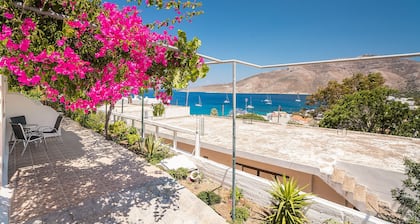 Ferienhaus 'Panorama Tilos Apt A' mit Meerblick, WLAN und Klimaanlage