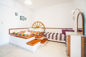 1 habitación, tabla de planchar con plancha, wifi gratis y ropa de cama 