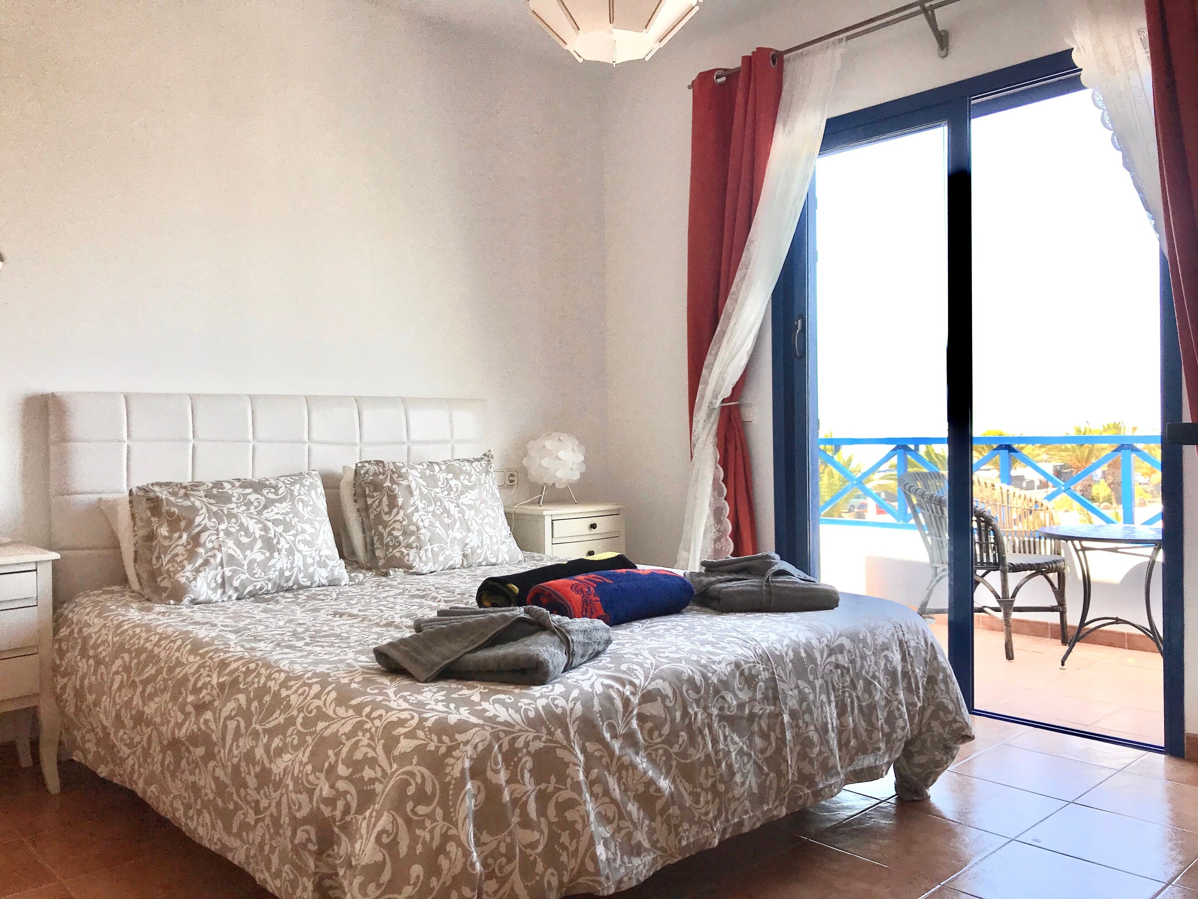 3 slaapkamers, een strijkplank/strijkijzer, gratis wifi, beddengoed