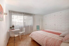 2 Schlafzimmer, Bügeleisen/Bügelbrett, kostenloses WLAN, Bettwäsche