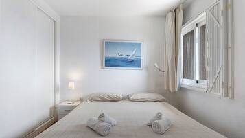 1 dormitorio, tabla de planchar con plancha, wifi gratis y ropa de cama