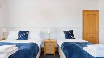 4 bedrooms, desk, iron/ironing board, WiFi