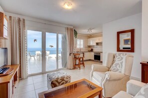 TV - Holiday Apartment "Los Gigantes Sea View" near Beach with Shared Pool & Wi-Fi (Santiago del Teide)