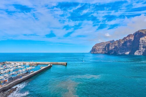Holiday Apartment "Los Gigantes Sea View" near Beach with Shared Pool & Wi-Fi