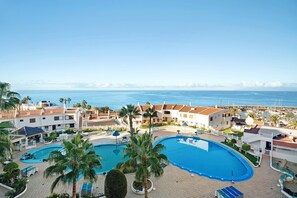 A heated pool - Vacation Home "Over the Ocean" with Sea View, Shared Pool & Wi-Fi (Adeje)