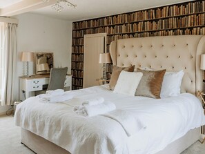 5 bedrooms, free WiFi, bed sheets