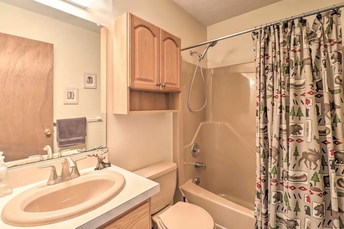 4-Season Poconos Getaway w/ Community Perks!