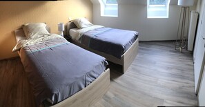 3 bedrooms, desk, iron/ironing board, travel crib