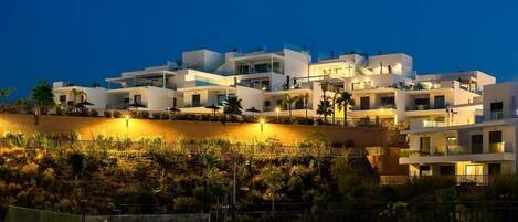 المنشأة من الخارج