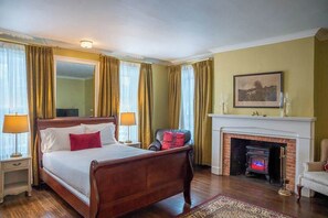 4 Schlafzimmer, Schreibtisch, Bügeleisen/Bügelbrett, Reisekinderbett