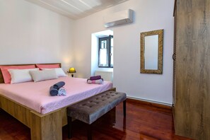 2 室のベッドルーム、アイロン / アイロン台、WiFi (無料)、ベッドシーツ