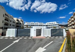 Exterior - Apartment 'Sun Garden' with Sea View, Wi-Fi & A/C (Torrox)