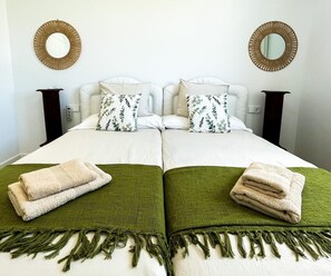 3 bedrooms, iron/ironing board, free WiFi, bed sheets - Apartment 'Sun Garden' with Sea View, Wi-Fi & A/C (Torrox)