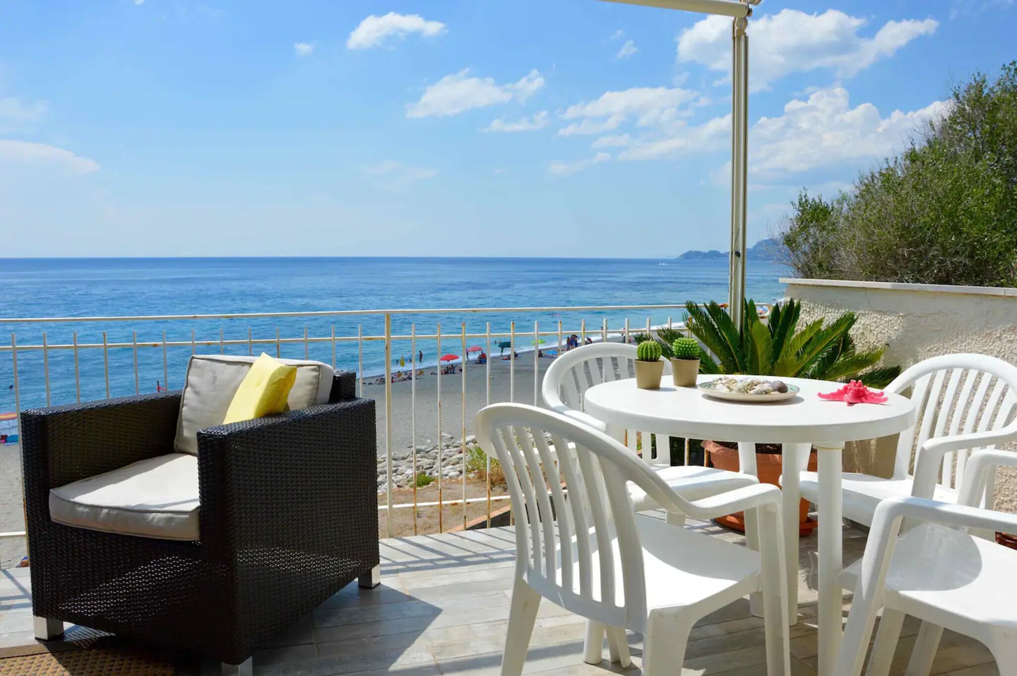 Casa vacanze "Movida Sea" con vista mare, balcone e Wi-Fi