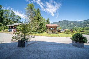 Property grounds - Studio 'Au Rêve Savoyard 2' with Shared Garden, for 4 People (Morillon)