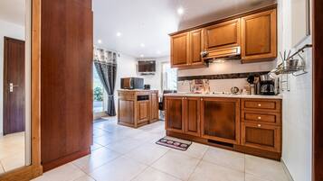 Refrigerador, microondas, parrilla de estufa y lavavajillas