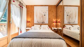 2 slaapkamers, een strijkplank/strijkijzer, gratis wifi, beddengoed